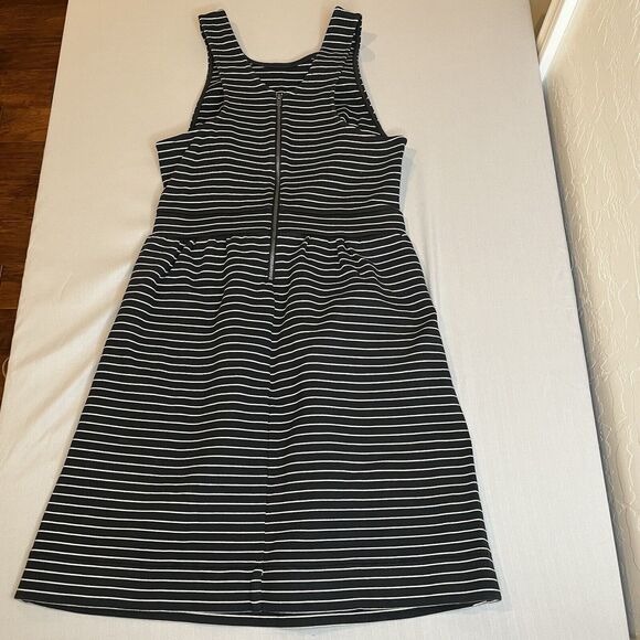Madewell Pierside Sz M Sleeveless Striped Black & White Knit Mini Dress Pockets - Picture 4 of 11